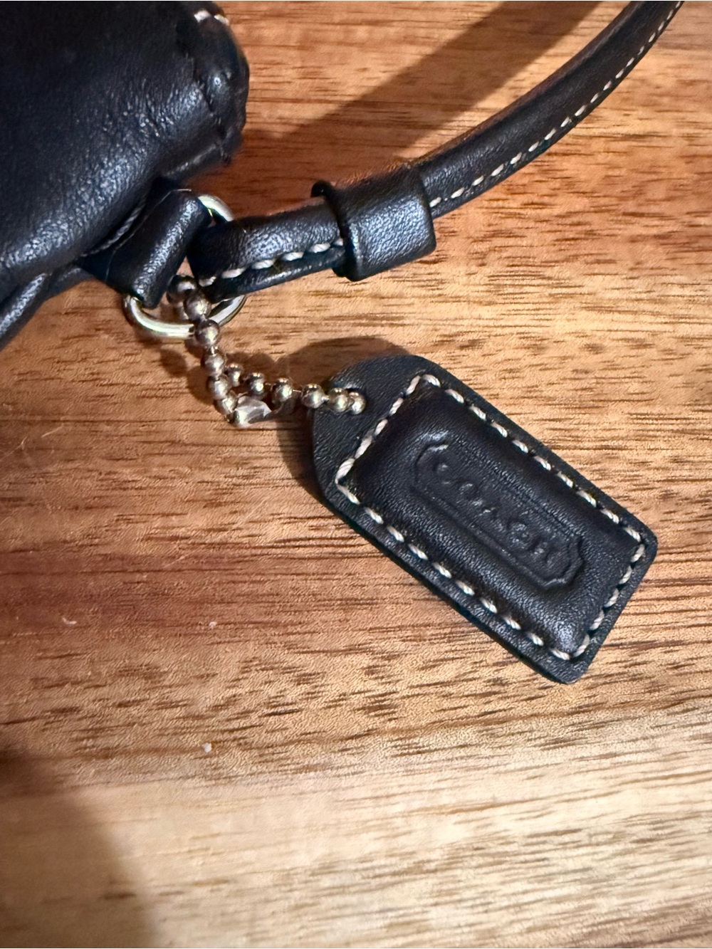 Coach Black Leather Wristlet Clutch - Classic Turnlock Closure - Picture 2 of 9